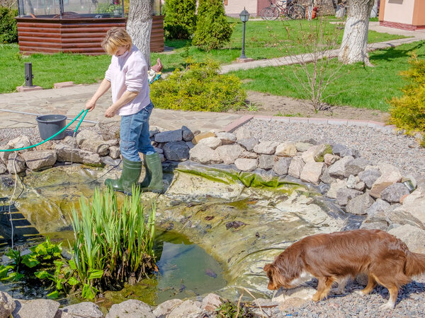 Cleaning-a-koi-pond